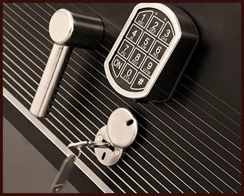 Phoenix Emerald Locksmith Phoenix, AZ 602-687-4456 Phoenix Emerald Locksmith Phoenix, AZ 602-687-4456 - 10-60-comm-lock